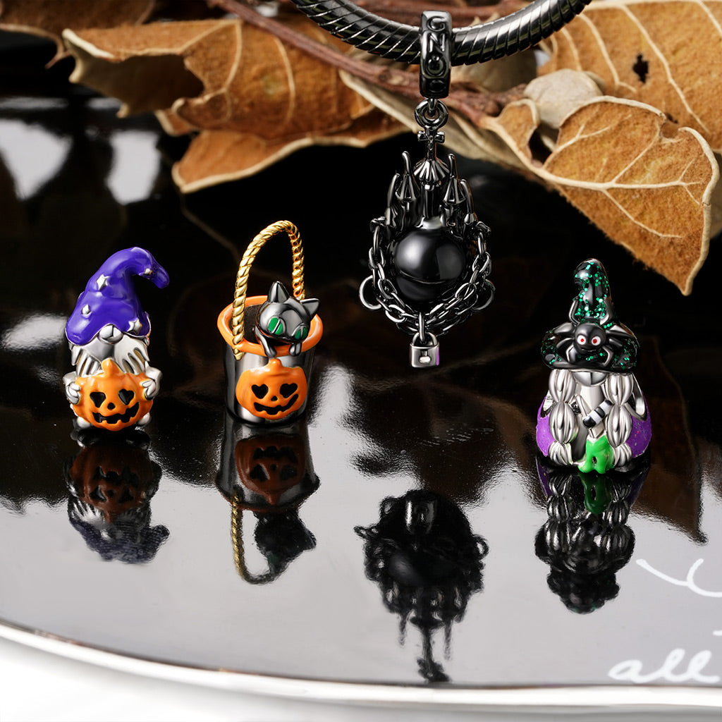 Gnoce Halloween Gnome Holding Pumpkin Charm_3