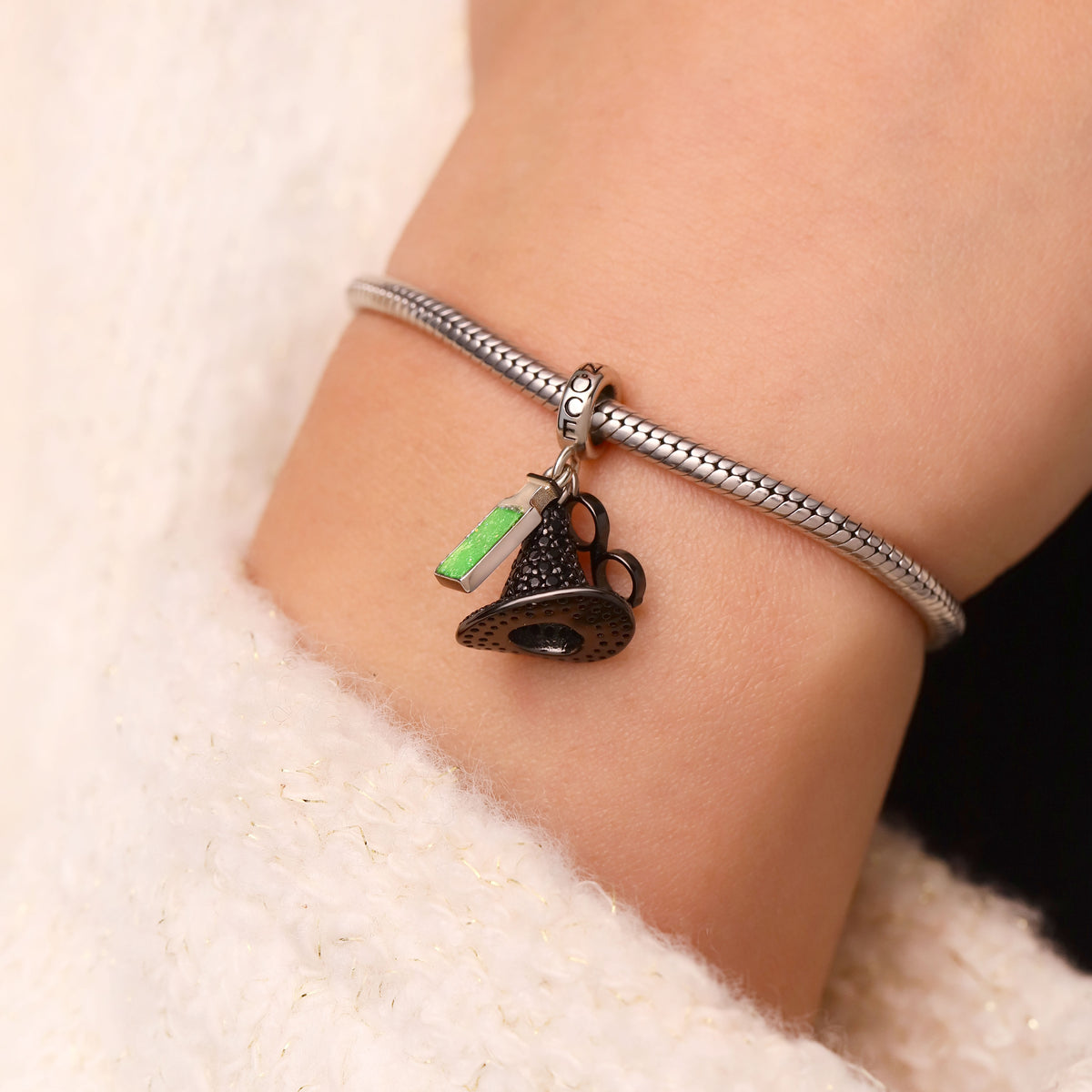 Gnoce Wicked Elphaba Black Hat & Glasses & Bottle Triple Pendant Dangle Charm_8