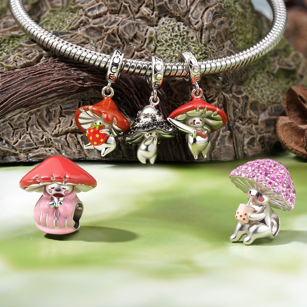 Sweater Season Mushroom Charm_3